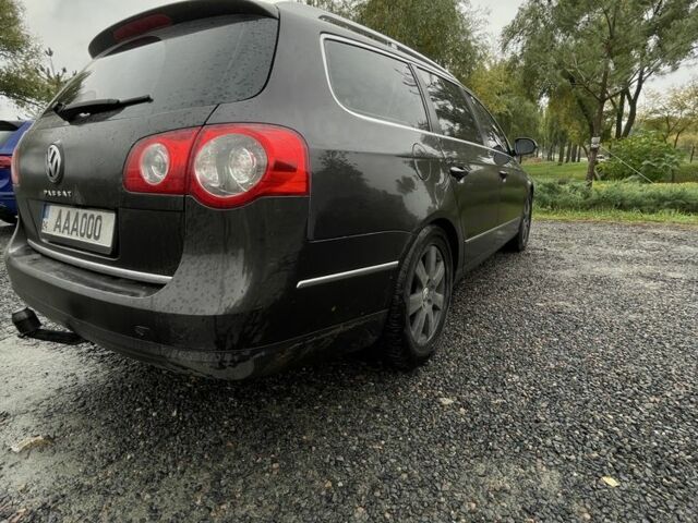 Черный Фольксваген Пассат Вариант, объемом двигателя 2 л и пробегом 255 тыс. км за 6600 $, фото 10 на Automoto.ua