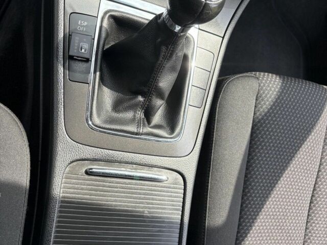 Черный Фольксваген Пассат Вариант, объемом двигателя 1.6 л и пробегом 185 тыс. км за 5999 $, фото 10 на Automoto.ua