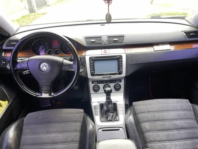 Черный Фольксваген Пассат Вариант, объемом двигателя 2 л и пробегом 287 тыс. км за 5250 $, фото 10 на Automoto.ua