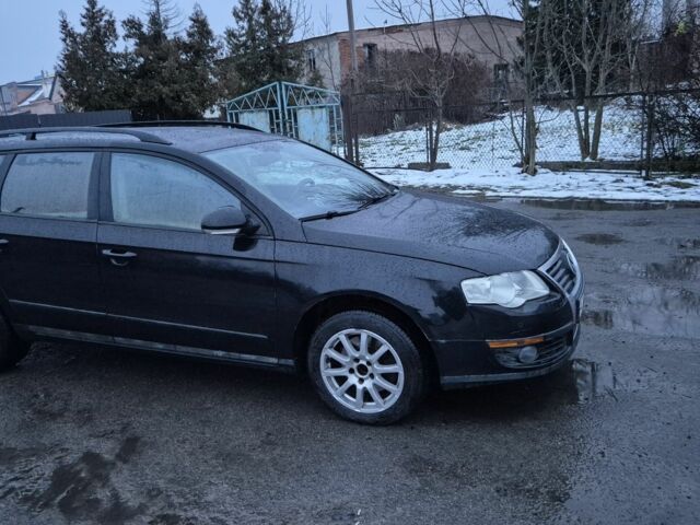 Черный Фольксваген Пассат Вариант, объемом двигателя 2 л и пробегом 198 тыс. км за 4533 $, фото 2 на Automoto.ua