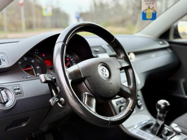 Черный Фольксваген Пассат Вариант, объемом двигателя 2 л и пробегом 400 тыс. км за 5450 $, фото 22 на Automoto.ua