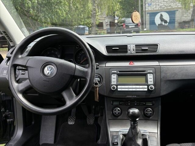 Черный Фольксваген Пассат Вариант, объемом двигателя 1.6 л и пробегом 185 тыс. км за 5999 $, фото 6 на Automoto.ua