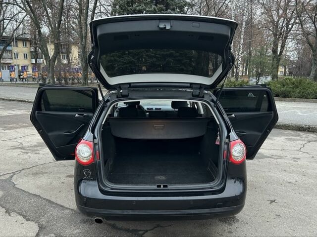 Чорний Фольксваген Пассат Варіант, об'ємом двигуна 1.6 л та пробігом 280 тис. км за 5450 $, фото 13 на Automoto.ua