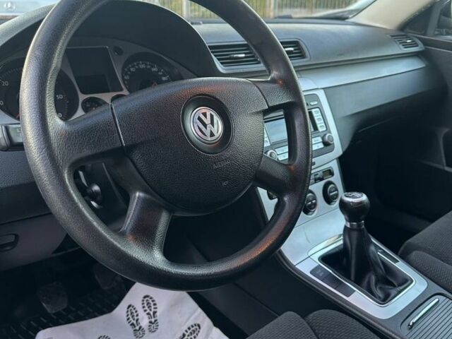 Фольксваген Пассат Варіант 2007 у Смеле на Automoto.ua Чорний Фольксваген Пассат Варіант, об'ємом двигуна 2 л та пробігом 319 тис. км за 6800 $, фото 6 на Automoto.ua