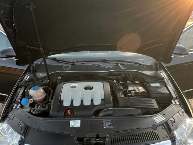 Чорний Фольксваген Пассат Варіант, об'ємом двигуна 2 л та пробігом 314 тис. км за 7500 $, фото 2 на Automoto.ua