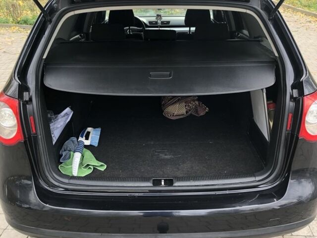 Черный Фольксваген Пассат Вариант, объемом двигателя 2 л и пробегом 300 тыс. км за 5200 $, фото 2 на Automoto.ua