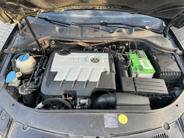 Чорний Фольксваген Пассат Варіант, об'ємом двигуна 2 л та пробігом 417 тис. км за 6500 $, фото 5 на Automoto.ua