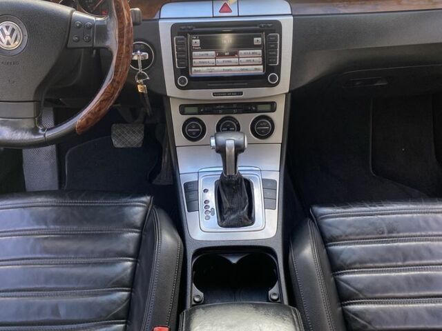 Черный Фольксваген Пассат Вариант, объемом двигателя 2 л и пробегом 370 тыс. км за 7200 $, фото 7 на Automoto.ua