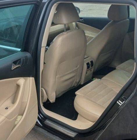 Черный Фольксваген Пассат Вариант, объемом двигателя 2 л и пробегом 370 тыс. км за 3562 $, фото 5 на Automoto.ua