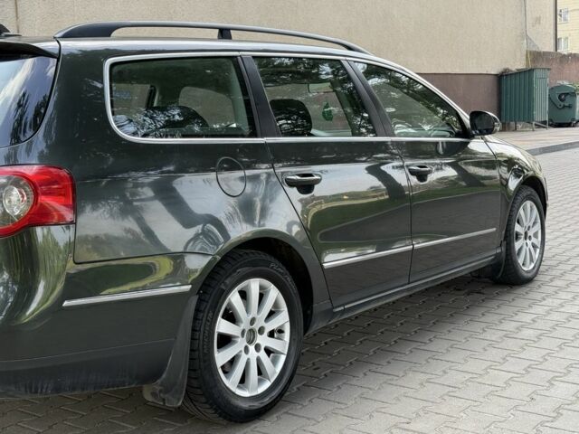 Черный Фольксваген Пассат Вариант, объемом двигателя 2 л и пробегом 350 тыс. км за 2700 $, фото 6 на Automoto.ua