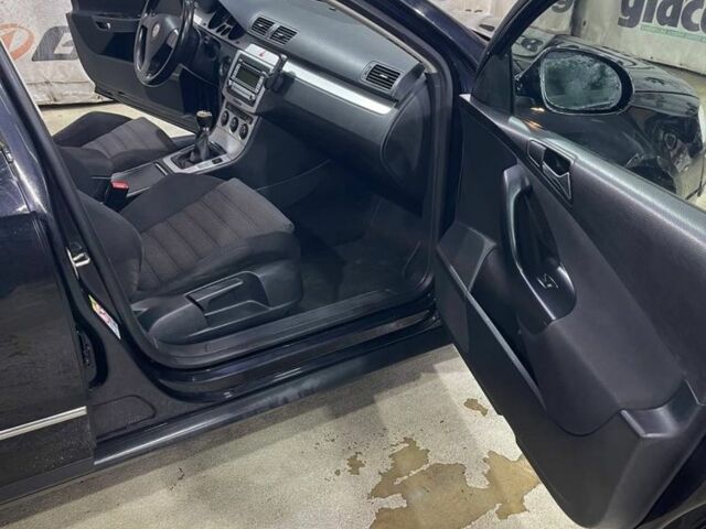 Черный Фольксваген Пассат Вариант, объемом двигателя 2 л и пробегом 350 тыс. км за 3000 $, фото 3 на Automoto.ua