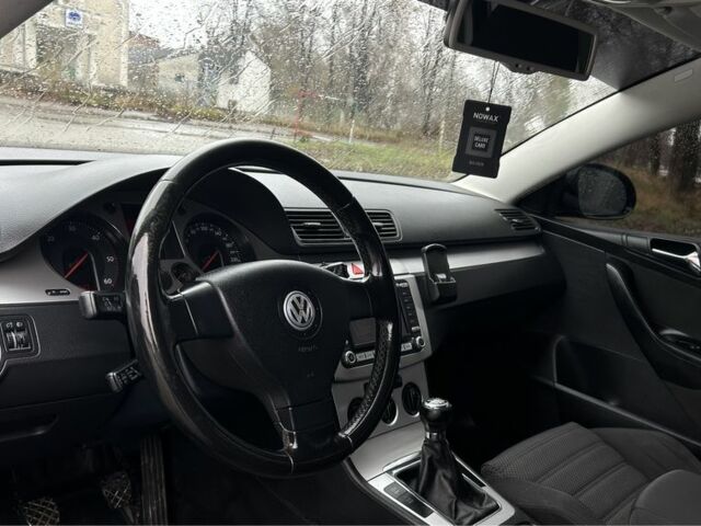 Чорний Фольксваген Пассат Варіант, об'ємом двигуна 2 л та пробігом 279 тис. км за 5499 $, фото 9 на Automoto.ua