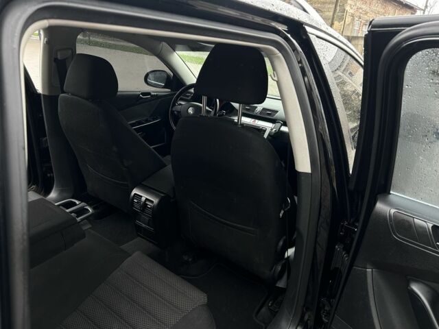 Чорний Фольксваген Пассат Варіант, об'ємом двигуна 2 л та пробігом 279 тис. км за 5499 $, фото 11 на Automoto.ua