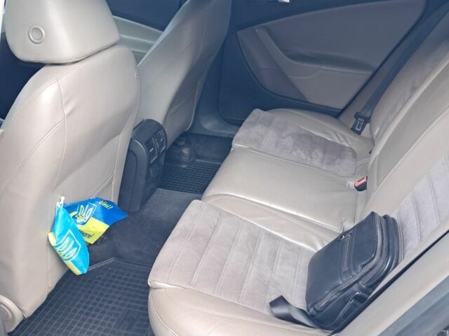 Черный Фольксваген Пассат Вариант, объемом двигателя 2 л и пробегом 237 тыс. км за 8200 $, фото 6 на Automoto.ua