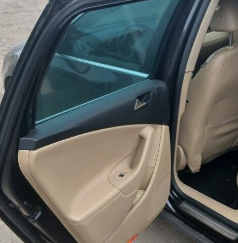 Черный Фольксваген Пассат Вариант, объемом двигателя 2 л и пробегом 370 тыс. км за 3562 $, фото 4 на Automoto.ua