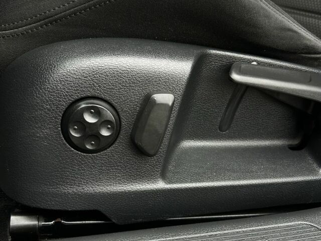 Чорний Фольксваген Пассат Варіант, об'ємом двигуна 2 л та пробігом 279 тис. км за 5499 $, фото 16 на Automoto.ua