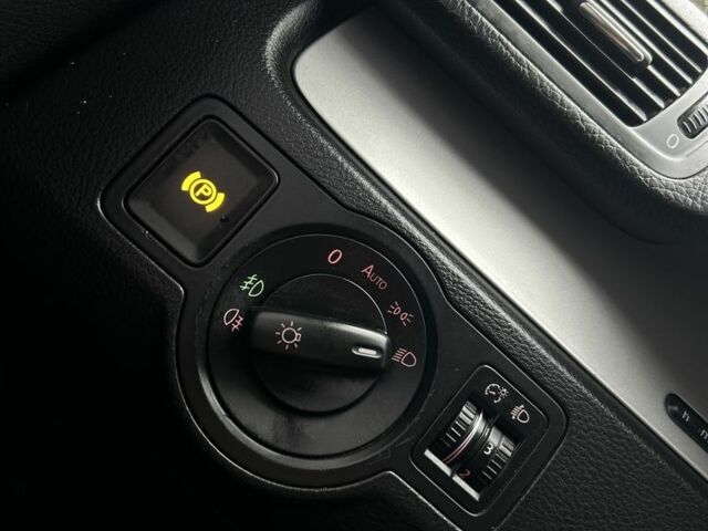 Чорний Фольксваген Пассат Варіант, об'ємом двигуна 2 л та пробігом 279 тис. км за 5499 $, фото 14 на Automoto.ua