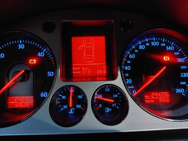 Чорний Фольксваген Пассат Варіант, об'ємом двигуна 2 л та пробігом 244 тис. км за 7500 $, фото 9 на Automoto.ua