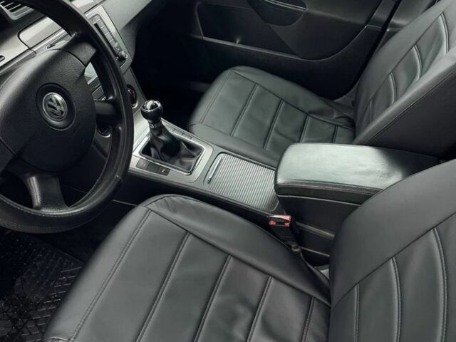 Черный Фольксваген Пассат Вариант, объемом двигателя 2 л и пробегом 274 тыс. км за 5700 $, фото 12 на Automoto.ua