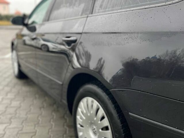 Черный Фольксваген Пассат Вариант, объемом двигателя 2 л и пробегом 274 тыс. км за 5700 $, фото 10 на Automoto.ua