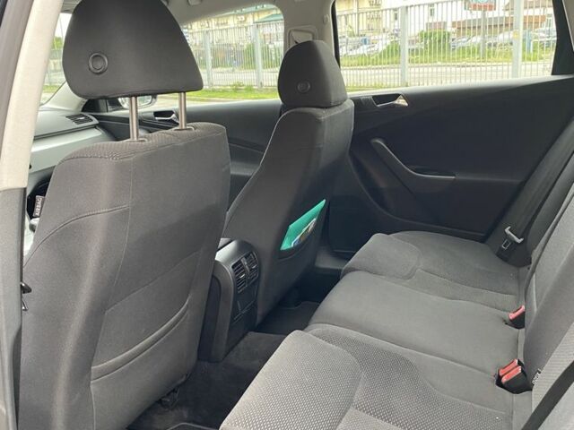 Черный Фольксваген Пассат Вариант, объемом двигателя 1.8 л и пробегом 195 тыс. км за 6000 $, фото 7 на Automoto.ua