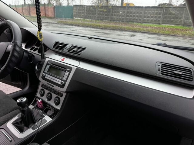 Чорний Фольксваген Пассат Варіант, об'ємом двигуна 2 л та пробігом 340 тис. км за 7869 $, фото 11 на Automoto.ua