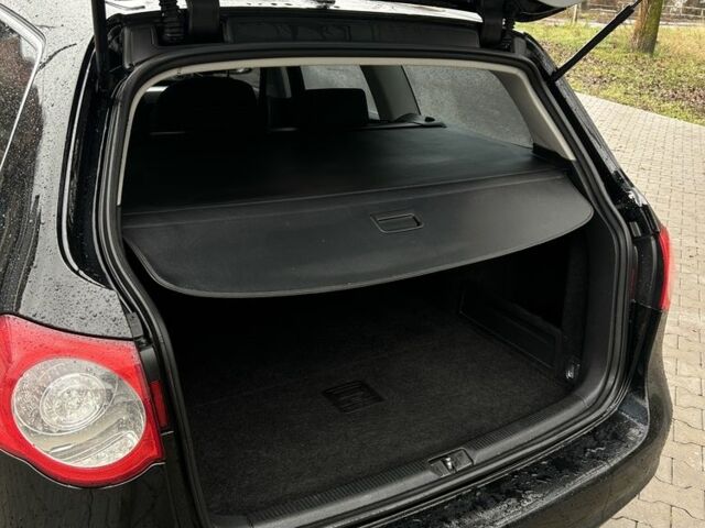 Чорний Фольксваген Пассат Варіант, об'ємом двигуна 2 л та пробігом 279 тис. км за 5499 $, фото 7 на Automoto.ua