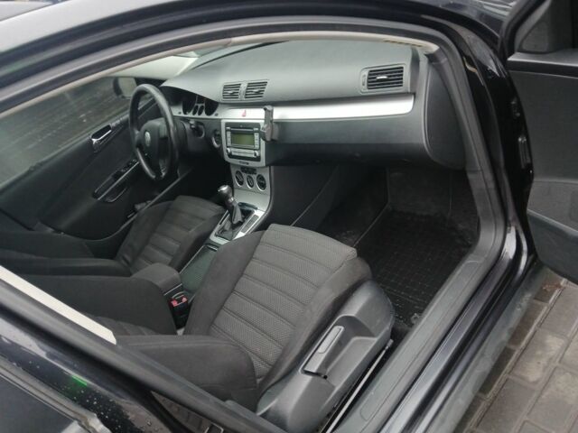 Черный Фольксваген Пассат Вариант, объемом двигателя 1.8 л и пробегом 263 тыс. км за 5000 $, фото 7 на Automoto.ua