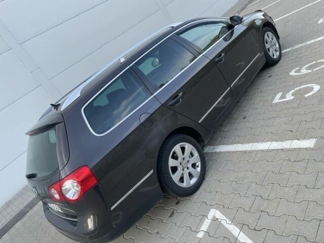 Черный Фольксваген Пассат Вариант, объемом двигателя 2 л и пробегом 250 тыс. км за 2250 $, фото 5 на Automoto.ua