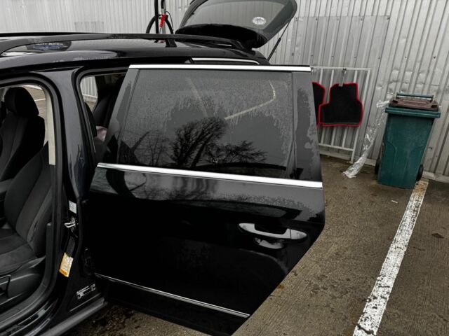 Чорний Фольксваген Пассат Варіант, об'ємом двигуна 2 л та пробігом 340 тис. км за 7869 $, фото 4 на Automoto.ua