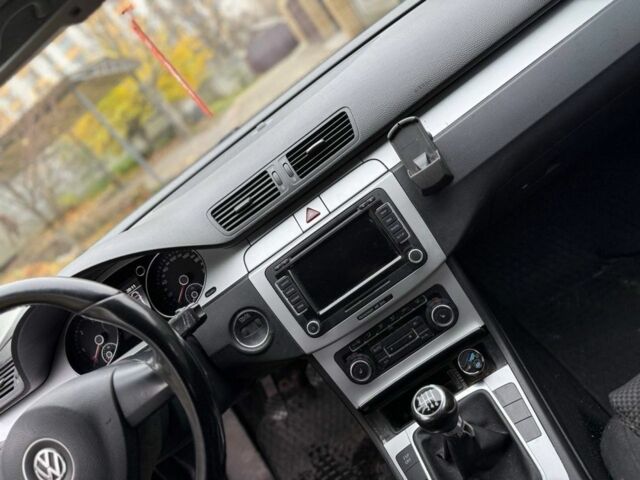 Черный Фольксваген Пассат Вариант, объемом двигателя 2 л и пробегом 300 тыс. км за 3200 $, фото 8 на Automoto.ua