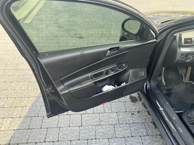 Черный Фольксваген Пассат Вариант, объемом двигателя 2 л и пробегом 342 тыс. км за 7500 $, фото 15 на Automoto.ua