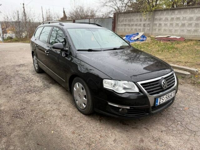Черный Фольксваген Пассат Вариант, объемом двигателя 2 л и пробегом 300 тыс. км за 3200 $, фото 1 на Automoto.ua