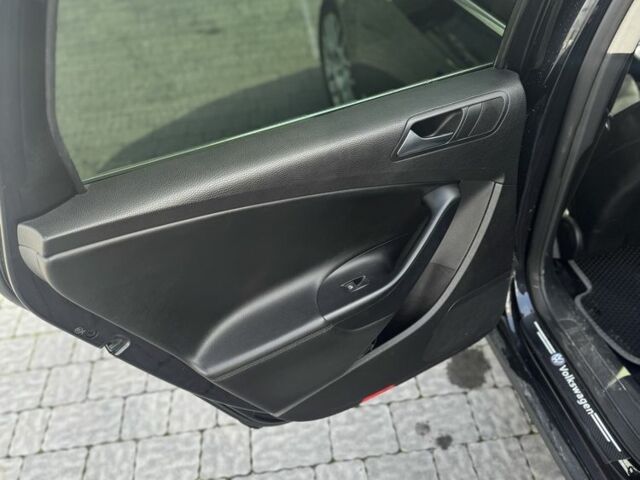 Черный Фольксваген Пассат Вариант, объемом двигателя 2 л и пробегом 342 тыс. км за 7500 $, фото 17 на Automoto.ua