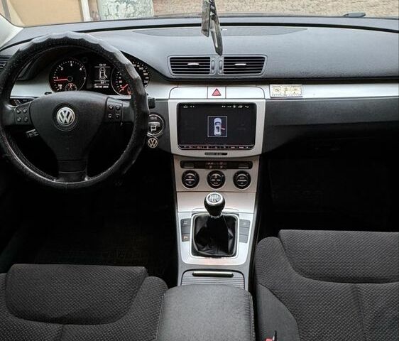 Черный Фольксваген Пассат Вариант, объемом двигателя 2 л и пробегом 290 тыс. км за 8500 $, фото 5 на Automoto.ua