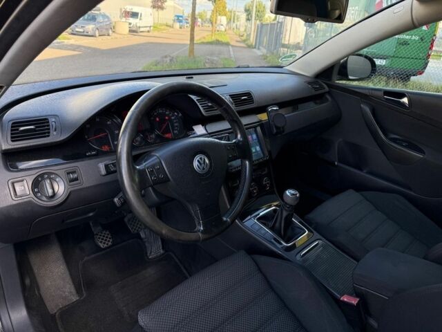 Черный Фольксваген Пассат Вариант, объемом двигателя 2 л и пробегом 231 тыс. км за 2510 $, фото 4 на Automoto.ua