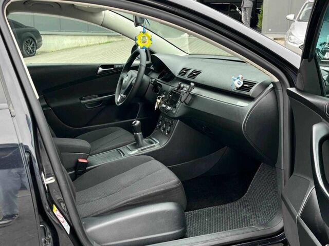 Черный Фольксваген Пассат Вариант, объемом двигателя 2 л и пробегом 366 тыс. км за 6490 $, фото 17 на Automoto.ua