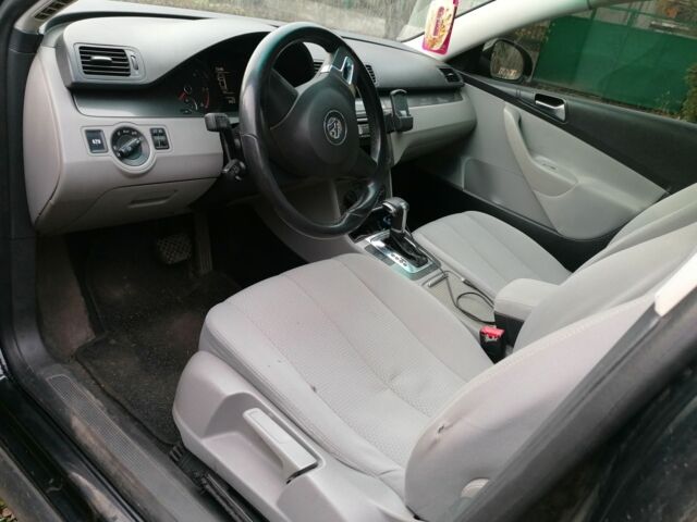 Черный Фольксваген Пассат Вариант, объемом двигателя 2 л и пробегом 355 тыс. км за 4800 $, фото 6 на Automoto.ua