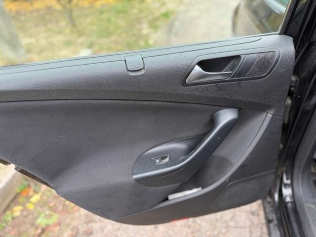 Черный Фольксваген Пассат Вариант, объемом двигателя 2 л и пробегом 300 тыс. км за 3200 $, фото 10 на Automoto.ua