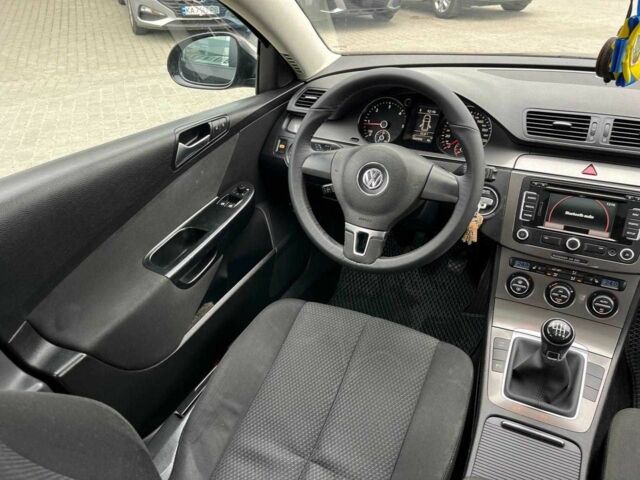 Черный Фольксваген Пассат Вариант, объемом двигателя 2 л и пробегом 366 тыс. км за 6490 $, фото 22 на Automoto.ua