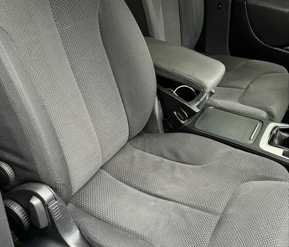 Черный Фольксваген Пассат Вариант, объемом двигателя 2 л и пробегом 290 тыс. км за 8500 $, фото 21 на Automoto.ua