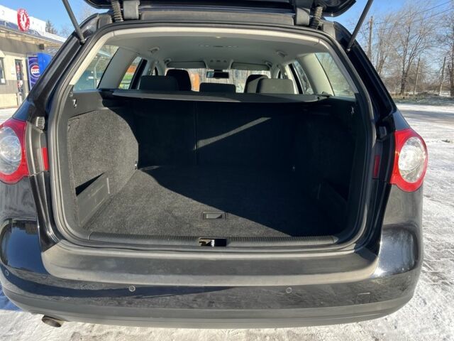 Чорний Фольксваген Пассат Варіант, об'ємом двигуна 1.6 л та пробігом 204 тис. км за 7399 $, фото 20 на Automoto.ua