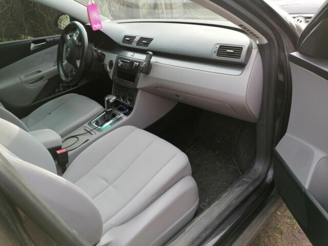 Черный Фольксваген Пассат Вариант, объемом двигателя 2 л и пробегом 355 тыс. км за 4800 $, фото 7 на Automoto.ua