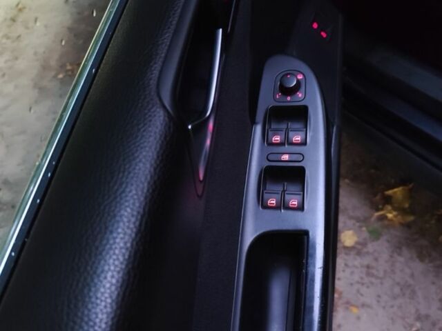 Черный Фольксваген Пассат Вариант, объемом двигателя 2 л и пробегом 333 тыс. км за 7500 $, фото 5 на Automoto.ua