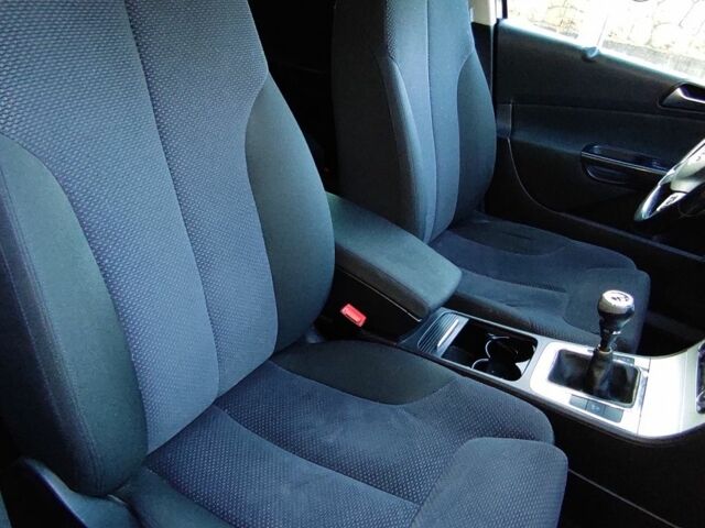 Чорний Фольксваген Пассат Варіант, об'ємом двигуна 2 л та пробігом 287 тис. км за 7900 $, фото 8 на Automoto.ua