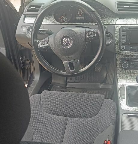 Черный Фольксваген Пассат Вариант, объемом двигателя 1.6 л и пробегом 275 тыс. км за 8500 $, фото 20 на Automoto.ua