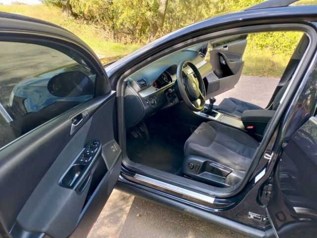 Чорний Фольксваген Пассат Варіант, об'ємом двигуна 0 л та пробігом 175 тис. км за 8350 $, фото 12 на Automoto.ua