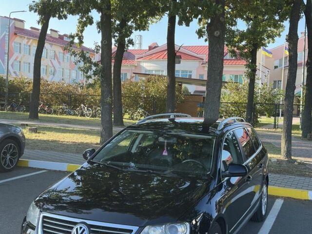 Черный Фольксваген Пассат Вариант, объемом двигателя 2 л и пробегом 325 тыс. км за 7999 $, фото 2 на Automoto.ua