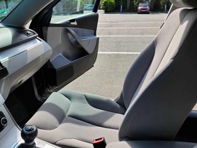 Черный Фольксваген Пассат Вариант, объемом двигателя 1.6 л и пробегом 350 тыс. км за 5900 $, фото 11 на Automoto.ua