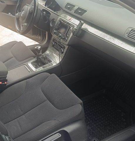 Черный Фольксваген Пассат Вариант, объемом двигателя 1.6 л и пробегом 275 тыс. км за 8500 $, фото 16 на Automoto.ua